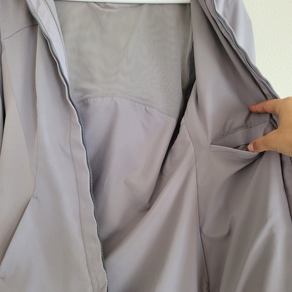 Lululemon Like A Glove Jacket, Dark Chrome Size 4 - Picture 5 of 9